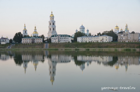 Отсюда открывается великолепный вид на Дивеевскую обитель!