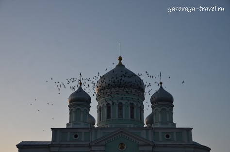 Над Троицким Собором.